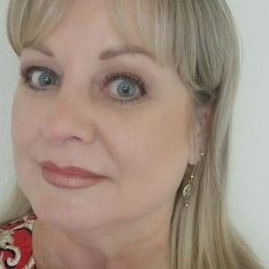 Meet your Posher, Vikki